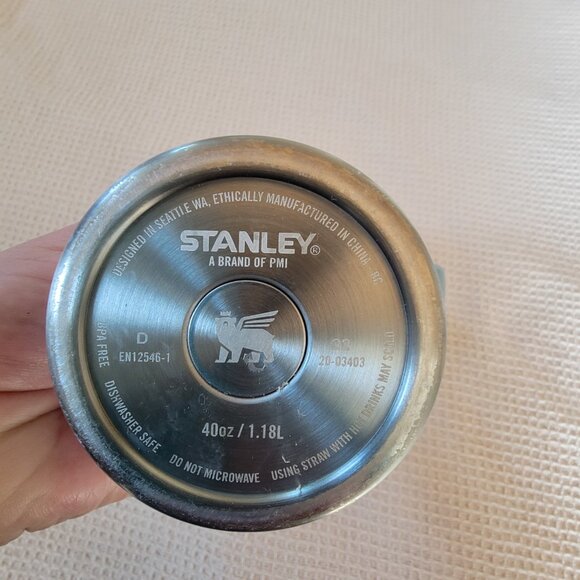 40 oz Stanley - Picture 3 of 4